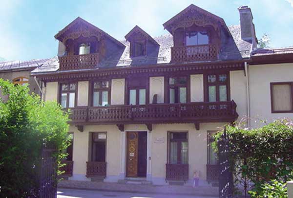 APPARTEMENT "MARCELINE" POUR 2 PERSONNES A LUCHON